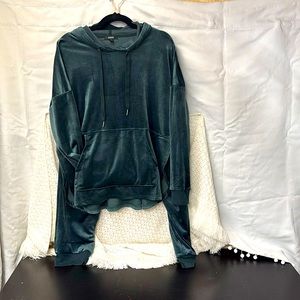 ALFANI Velour Hoodie & Pants Pajama Set XL green